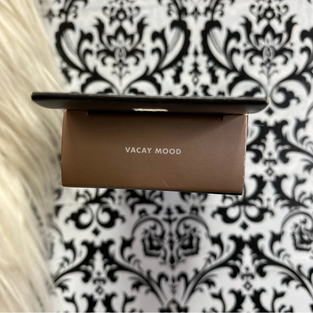 NWT : ELF : vegan ‘vacay mood’ glowing luminous putty bronzer beauty makeup